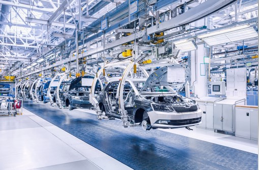 Fábrica automotriz, línea de montaje